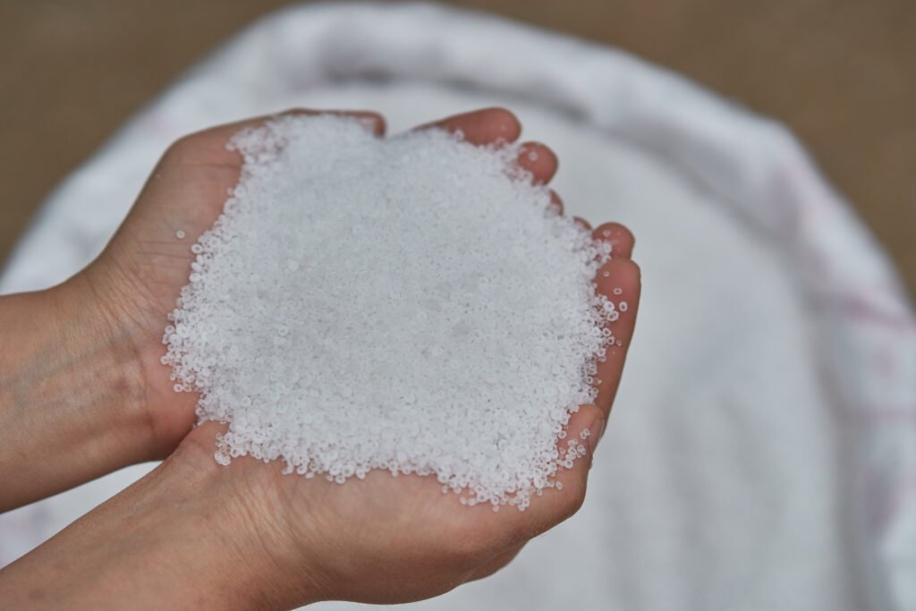 Calcium Chloride (CaCl2)